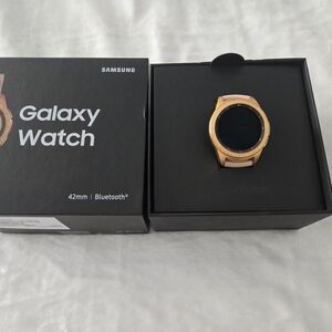 Samsung Galaxy watch 42mm, rose gold with light pink band